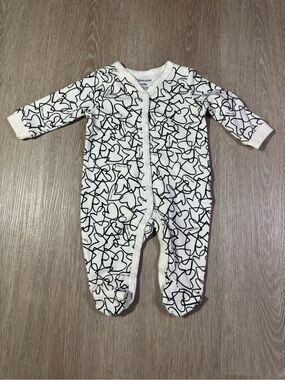 Calvin Klein White & Black Heart-Print Baby One-Piece